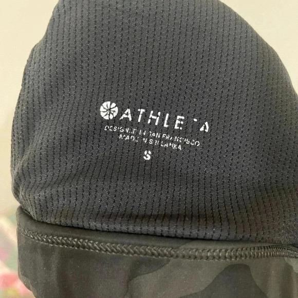 Athleta Camo Print Green Sports bra size small - Picture 3 of 5